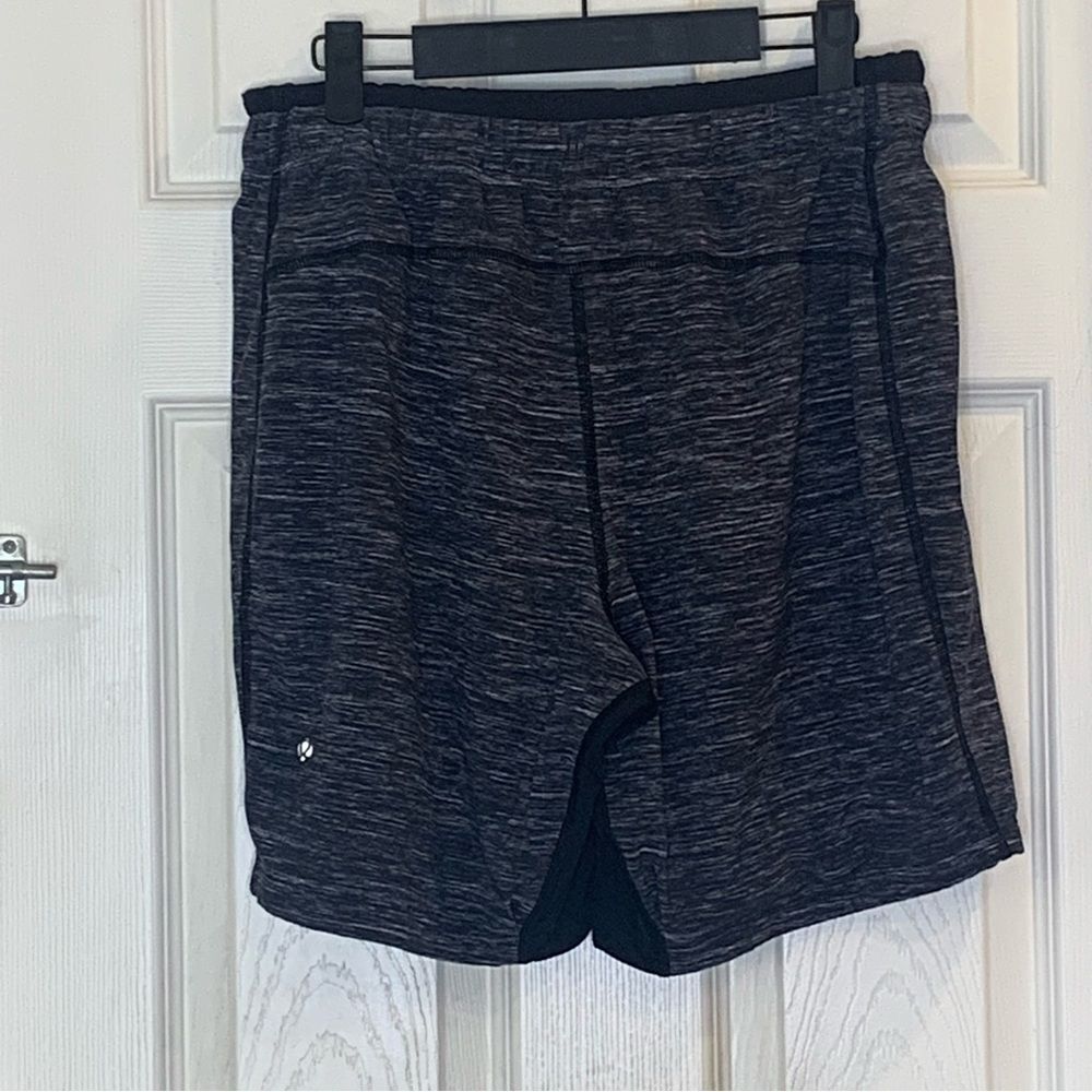 Lululemon On The Mat Short Needles Texture White Black Size Medium - Picture 9 of 9
